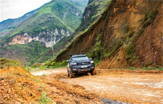 Hanoi To Ho Chi Minh City By 4x4WD Car Tour - 16 Days 1